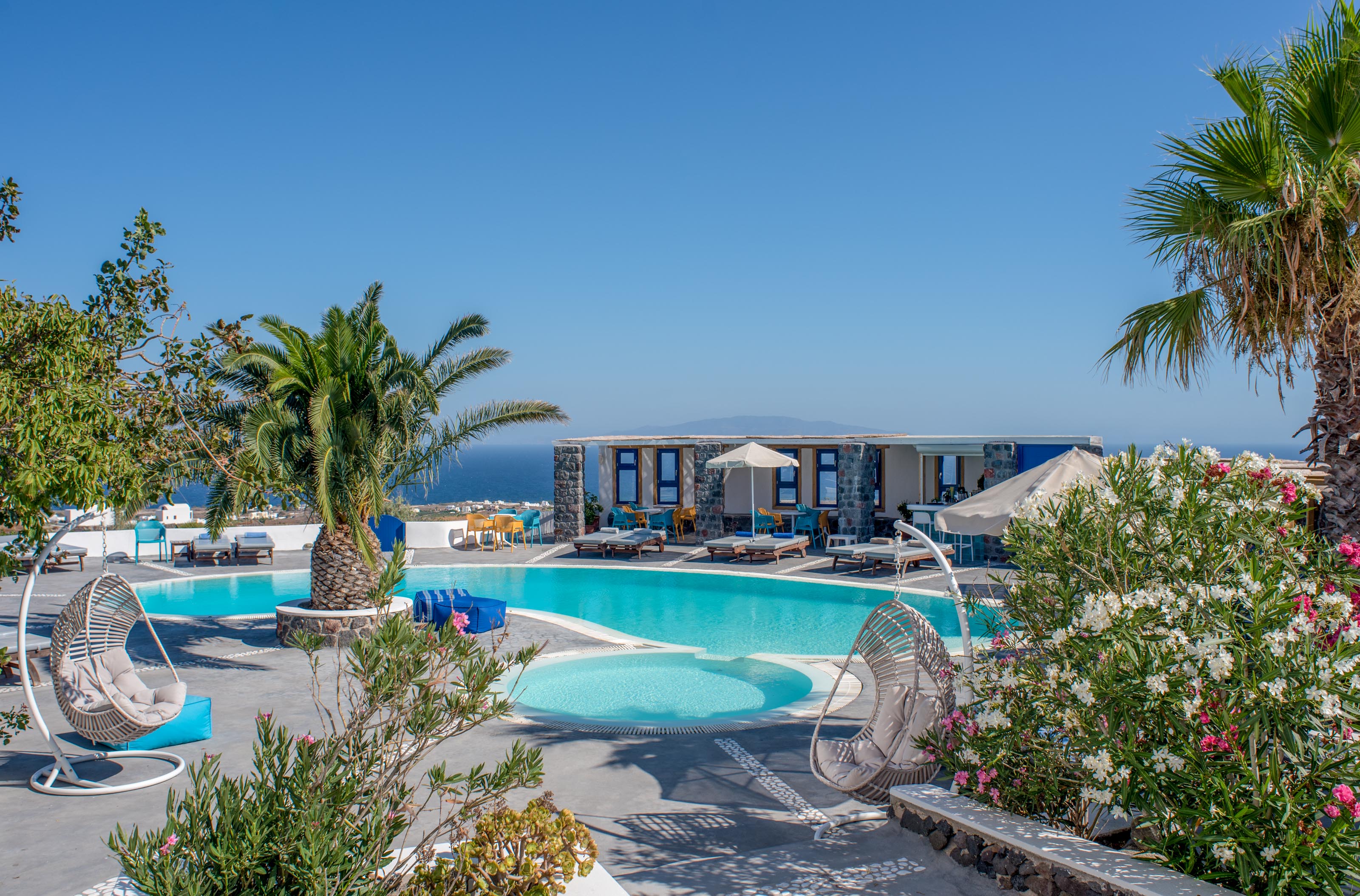 Pool shot of Anemomilos